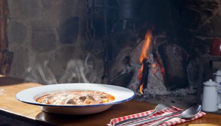 Imagen I migliori piatti della cucina di montagna nelle Asturie