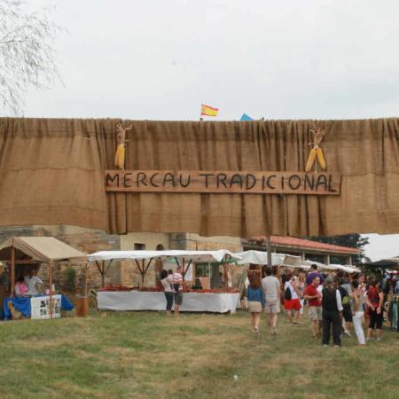 Marché traditionnel d'Oles. Villaviciosa