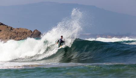 Imagen Surf en Asturias: entre historias de noveles, Nobeles y altitudes de vértigo