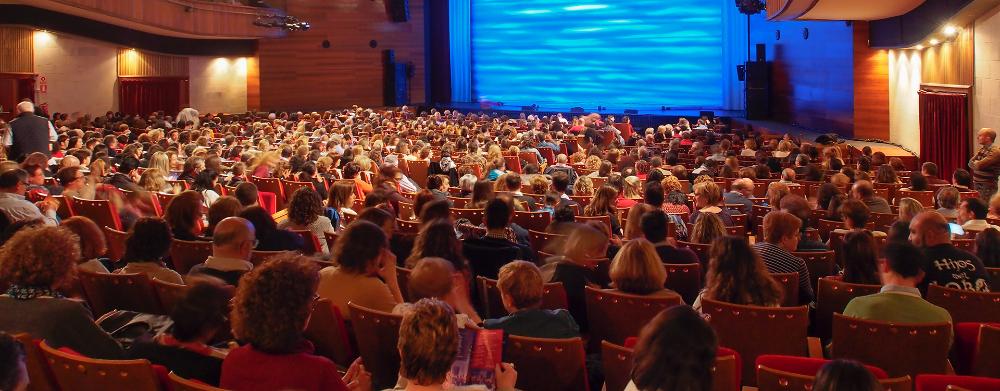 Teatro de Laboral Ciudad de la Cultura con público