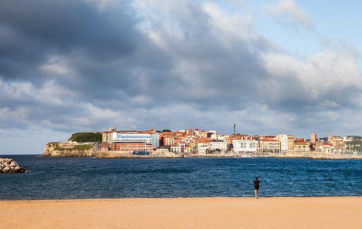 Playa de Poniente o de Pando