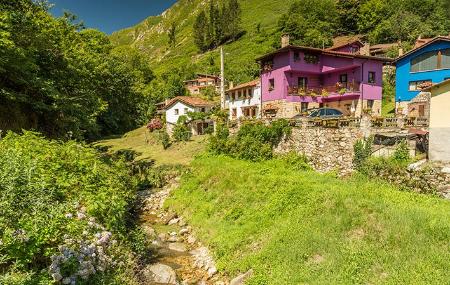 Aldeia de Aballe, Parres