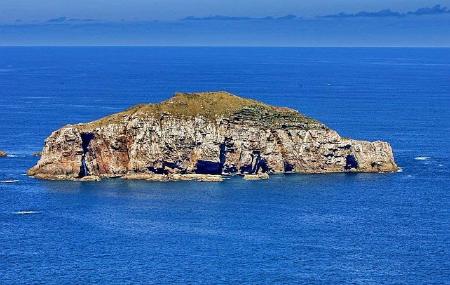 Isla de la Herbosa ao largo do Cabo Peñas