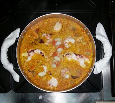 Arroz com marisco descascado