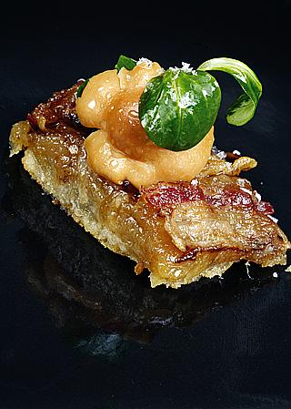 Imagen Cabrales, oignon et bacon sablé avec salade de champignons
