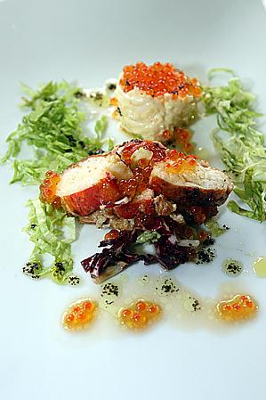 Ir para Imagem Salada de caranguejo com vinagrete de ovas de salmão