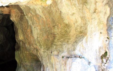 Uros dans la grotte de La Lluera