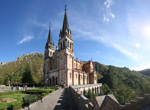 Ir para Imagem Santuário de Covadonga