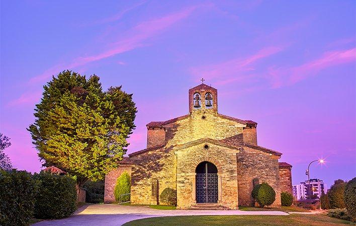 Gehe zu Bild Kirche von San Julián de los Prados