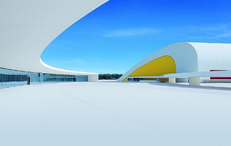 Imagen Centre Niemeyer